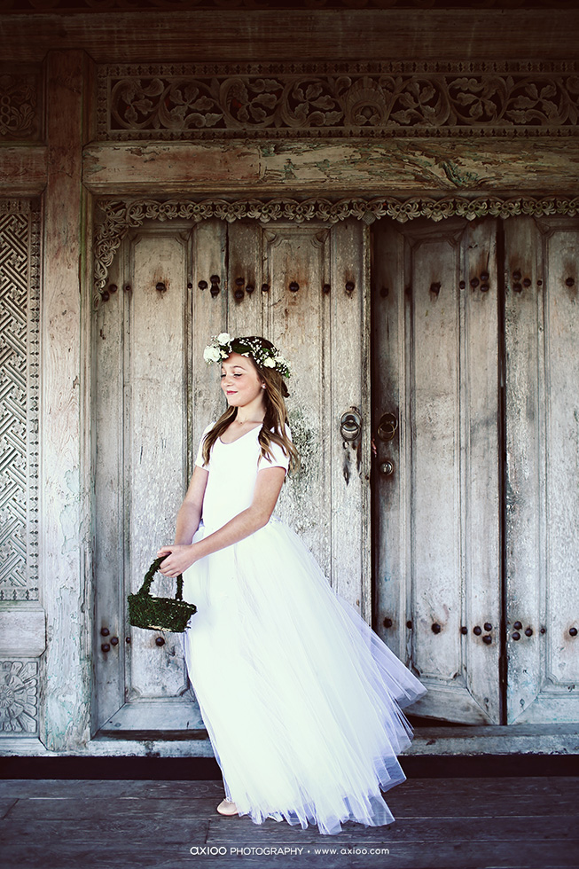 Axioo: Layers of Intricate Intimacies